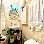 Acquario Accogliente Mansarda Con Terrazza 50 Mq * 热那亚
