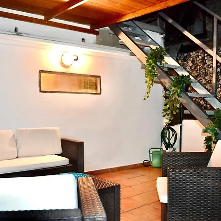 Acquario Accogliente Mansarda Con Terrazza 50 Mq