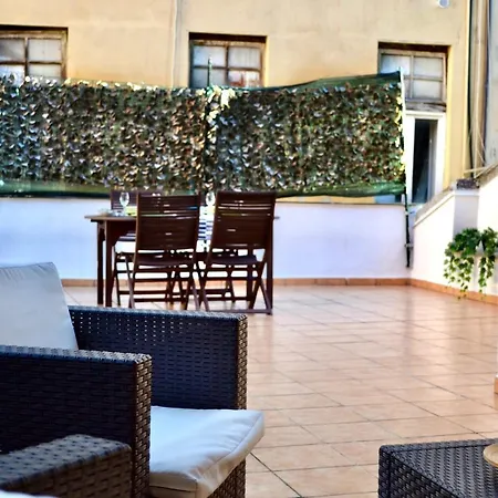 Acquario Accogliente Mansarda Con Terrazza 50 Mq 公寓
