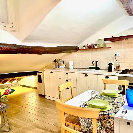Acquario Accogliente Mansarda Con Terrazza 50 Mq Apartamento Génova