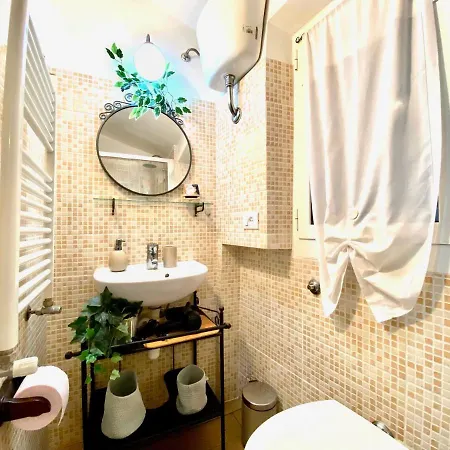 Acquario Accogliente Mansarda Con Terrazza 50 Mq * Genova