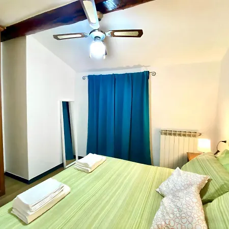 Acquario Accogliente Mansarda Con Terrazza 50 Mq